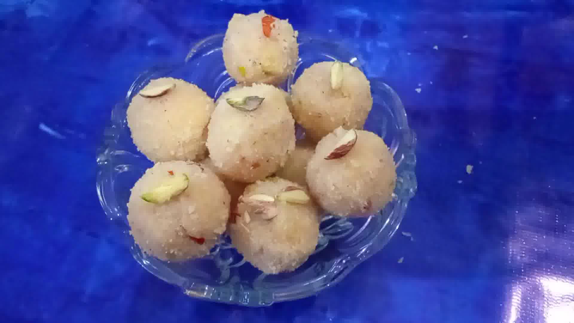 Image of Semolina Milk Cream Laddu